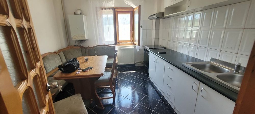 Apartament 2 camere decomandat, etaj 2.