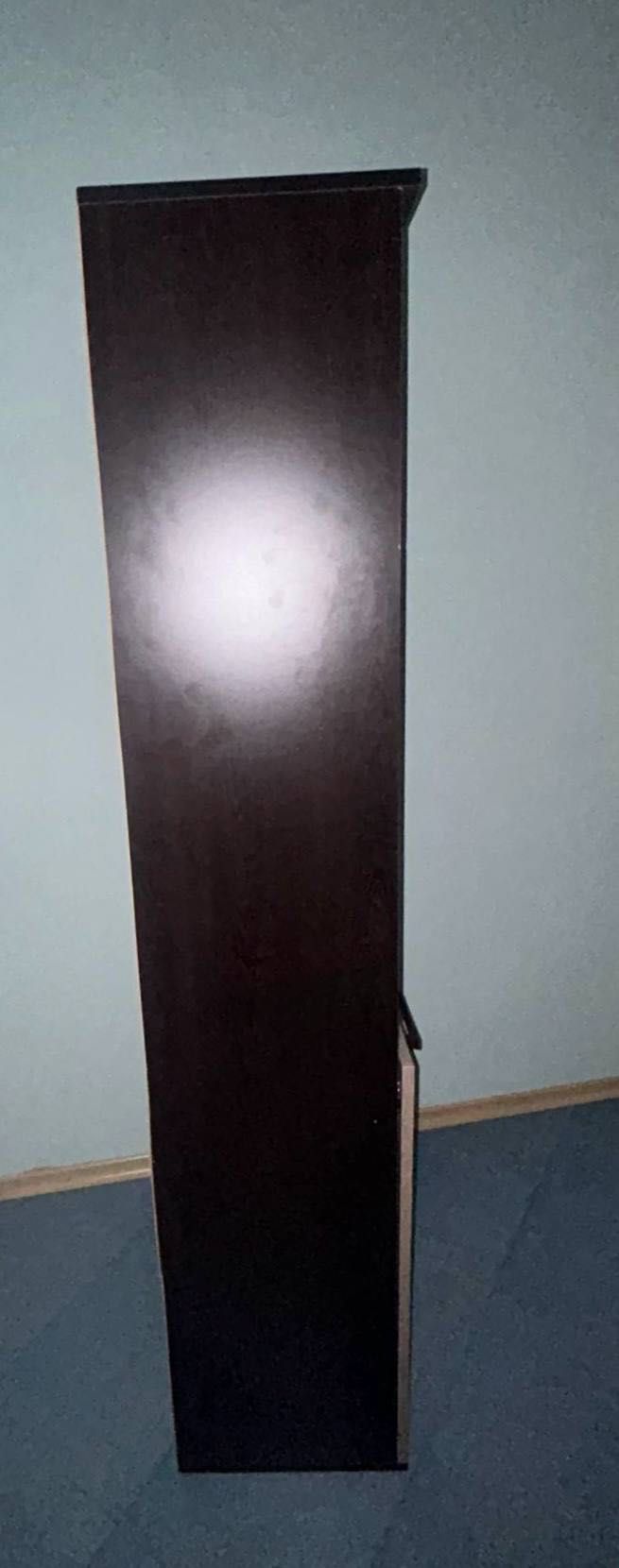 Бюро и библиотека