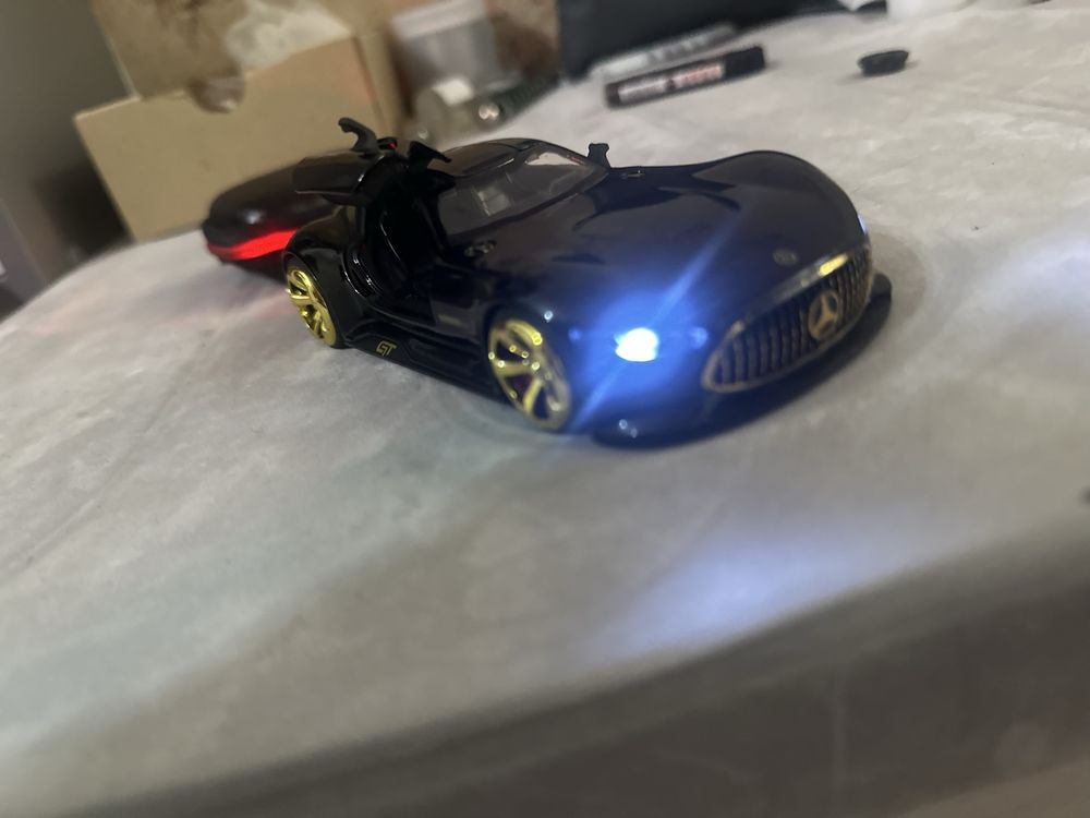 Игрушечная модель автомобиля Mercedes-Benz AMG GT