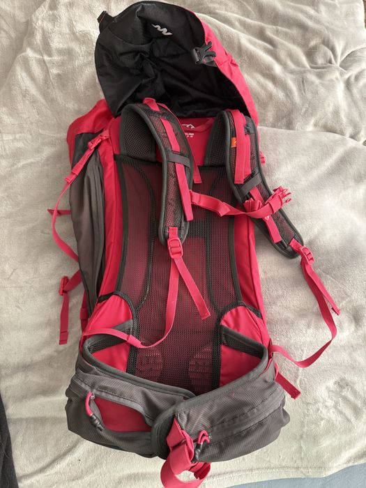 Туристическа раница - 30 л Quechua