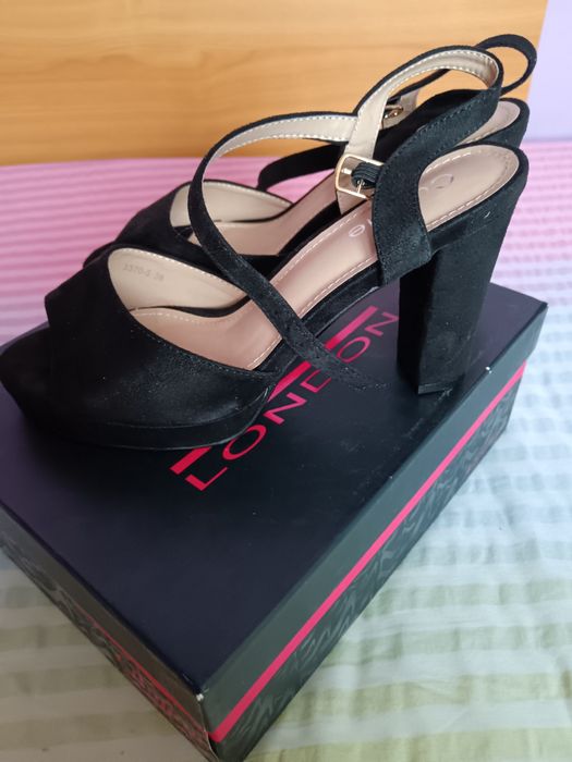 Vând Sandale Damă cu Platforma Mărimea 38 Noi