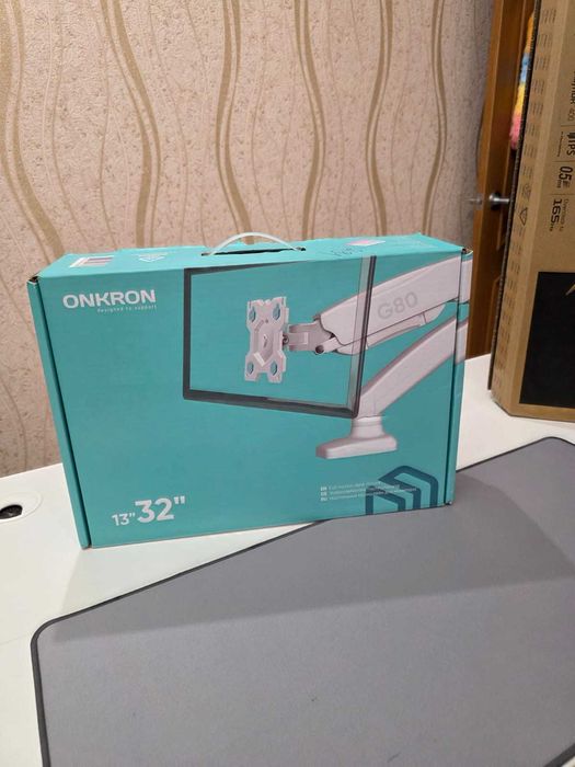 Кронштейн для манитора