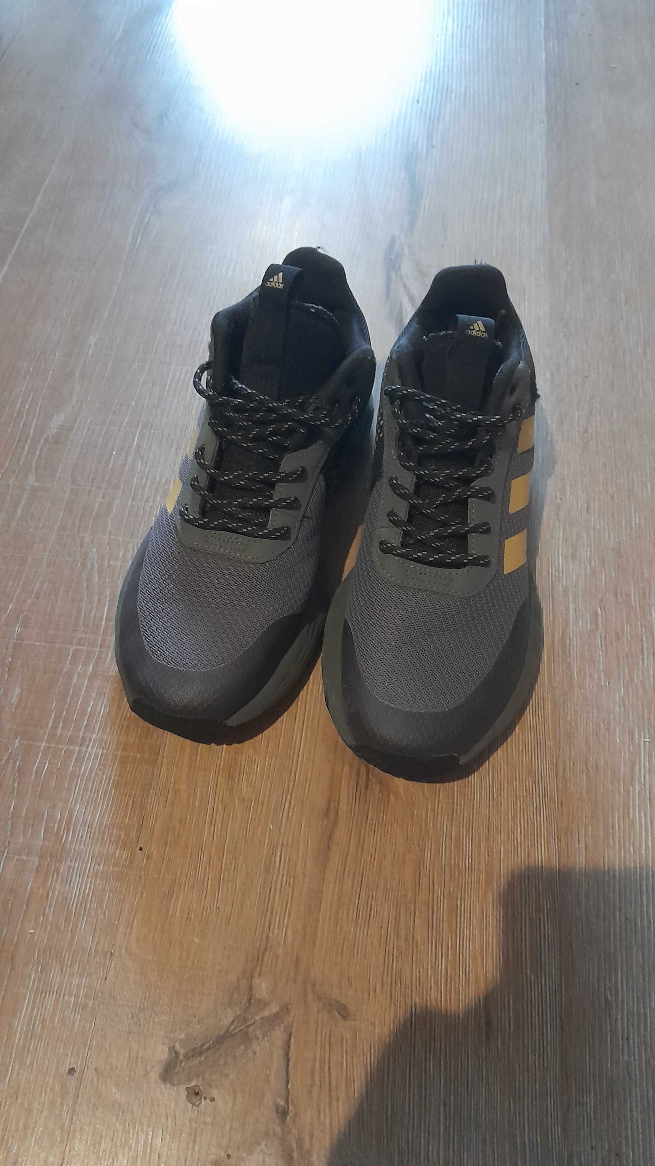 Мъжки Маратонки Adidas номер 37 1/2