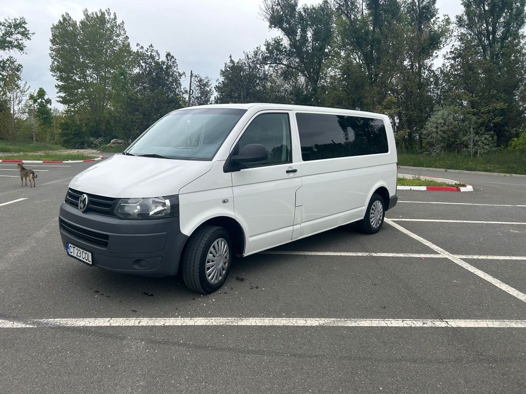 Vând VW transporter 7+1