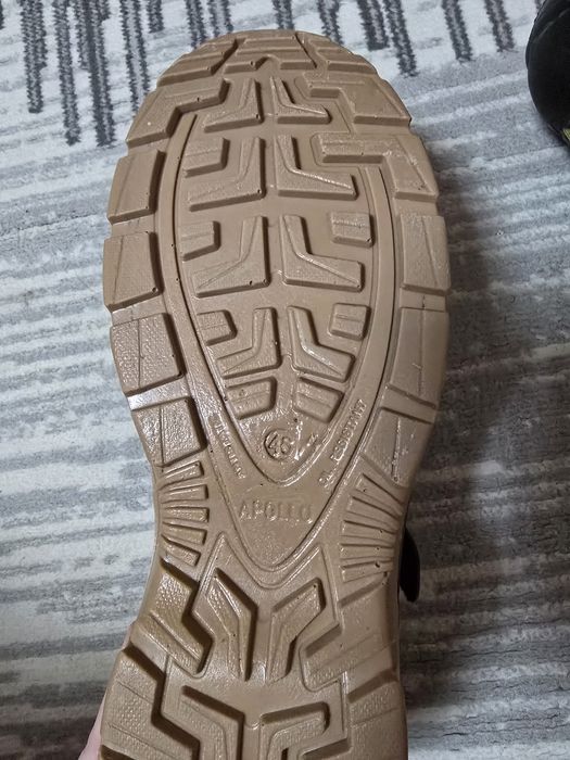 Продаются ботинки 46 размер