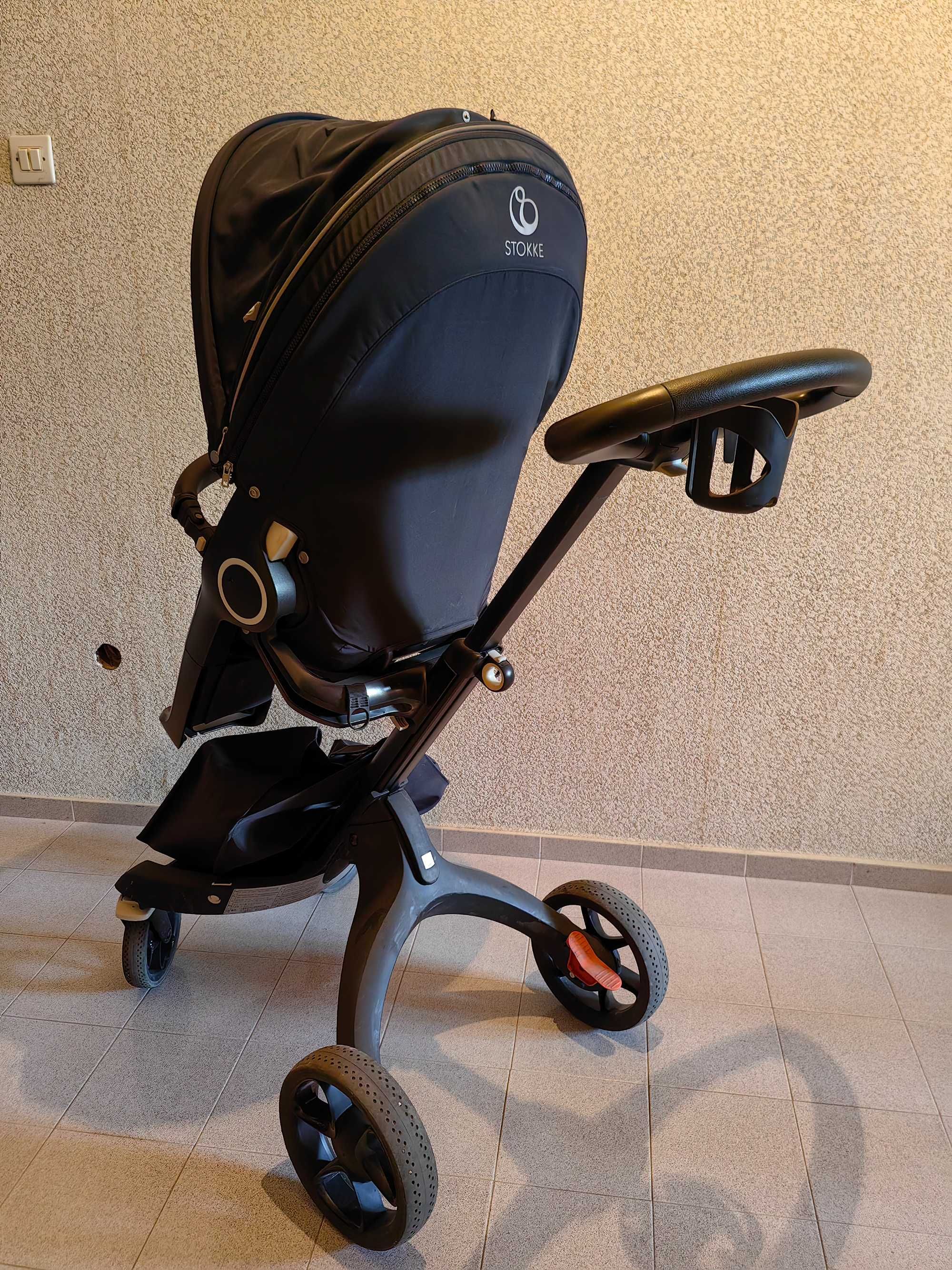 Stokke Xplory V6 black- НЕРАЗЛИЧИМ ОТ НОВ!