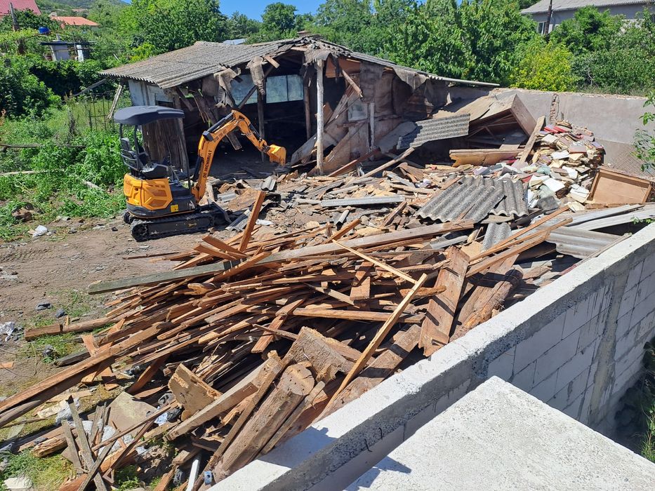 Servicii  Miniexcavator  TULCEA  - Prestări servicii  miniexcavator  -