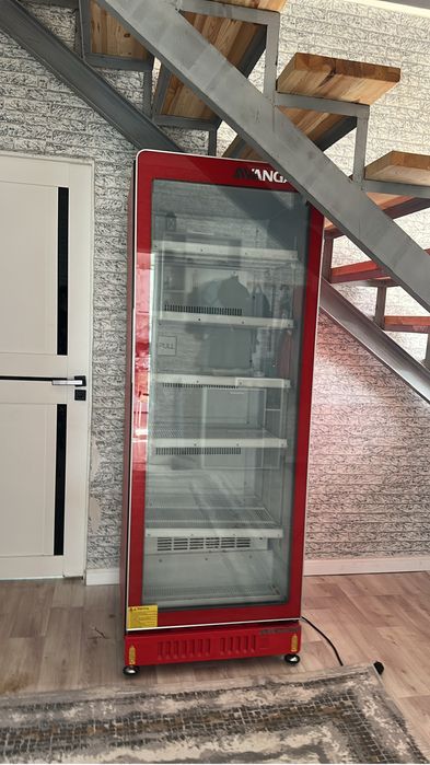 холодильник срочно продам