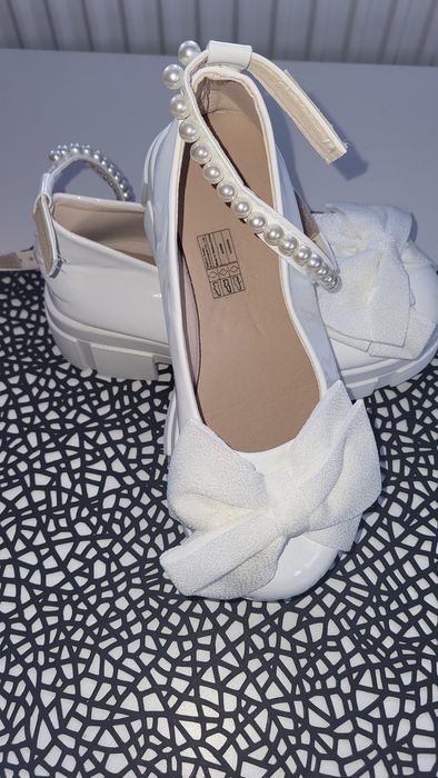 Vând pantofi fetite nr 34