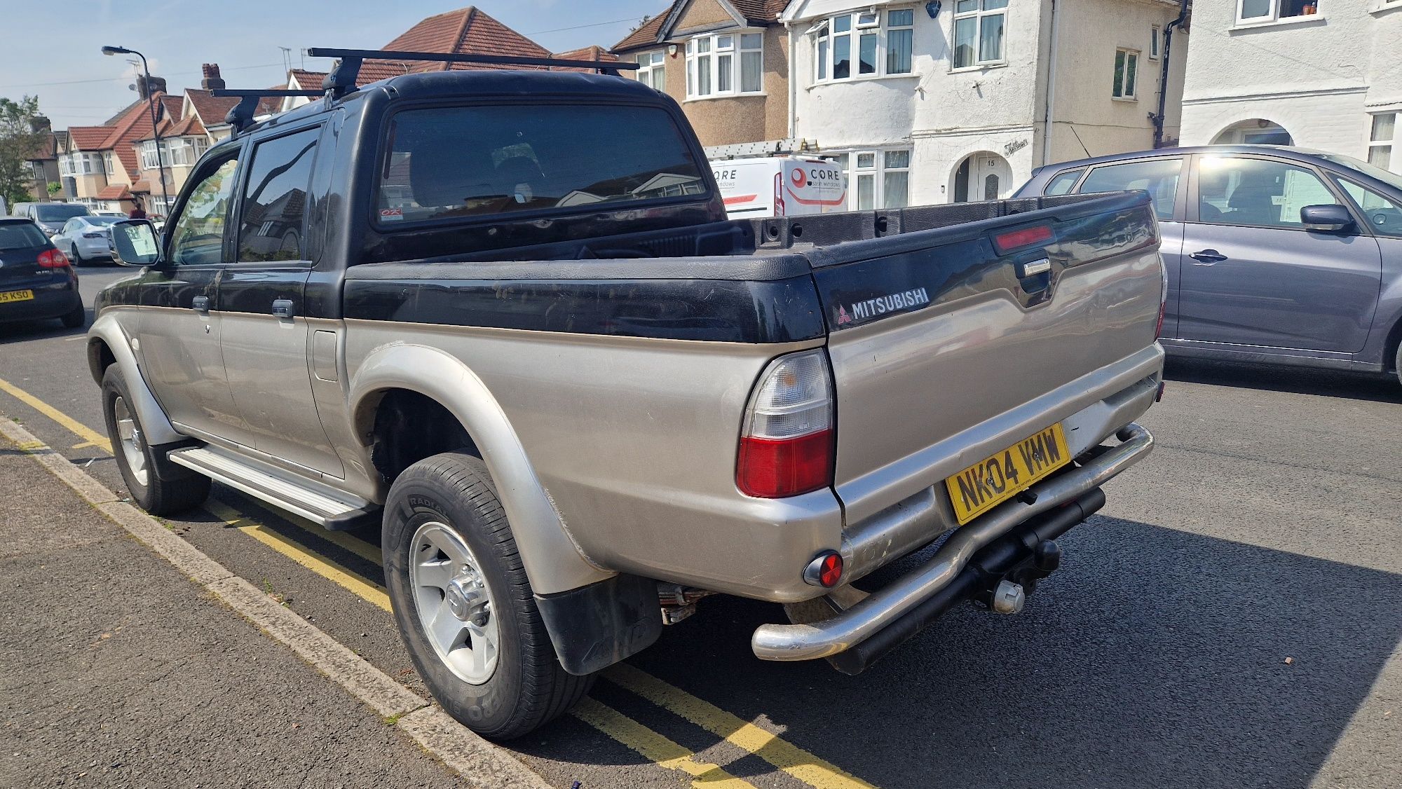 Mitsubishi L200 negru