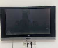 Телевизор LG D 55 ширина 112 см и высота 72 см с Приставкой тюнер