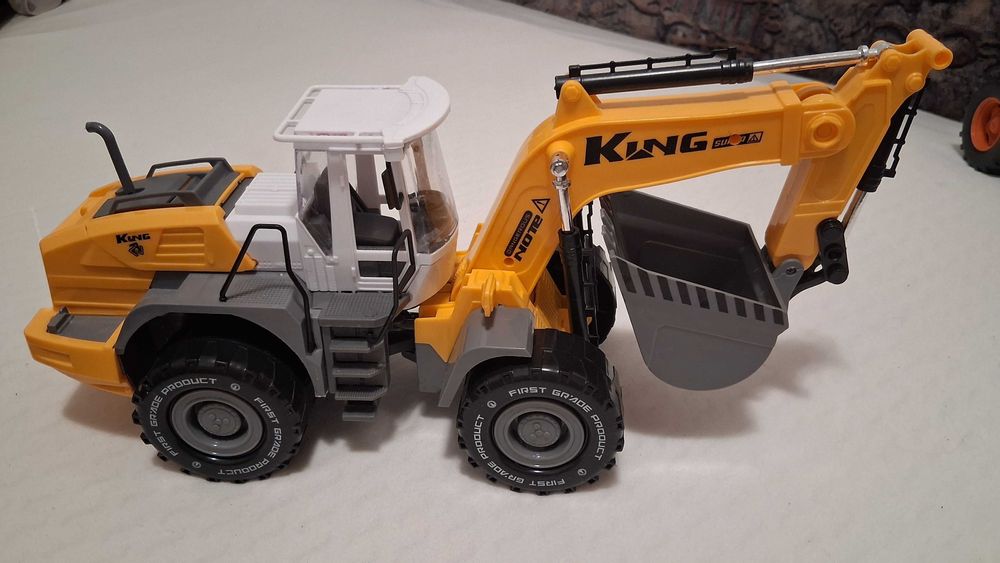 Excavator de jucarie