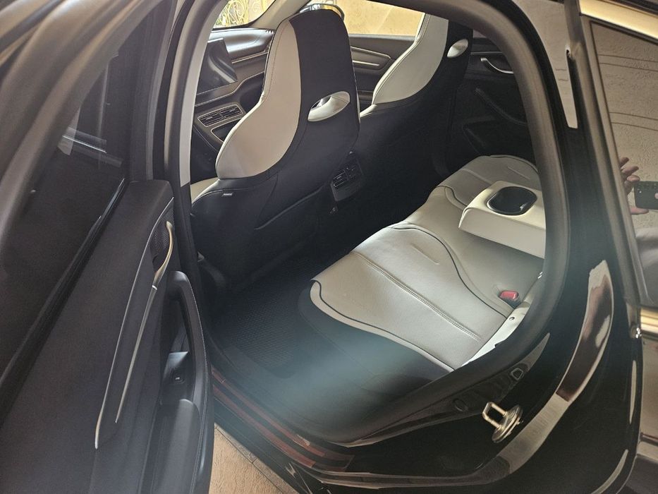 Sro'chna prodayotsya BYD chazor 2024yil probeg 15.000km salo'n 1 qo'l.