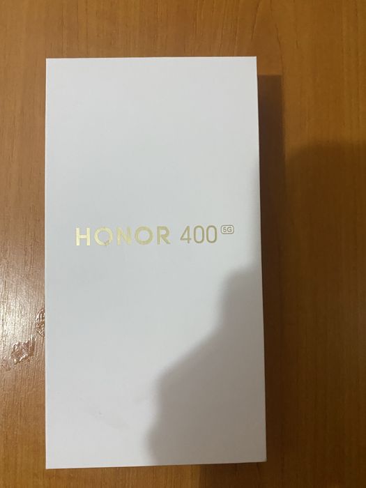 Vand telefon Honor 400 256 gb nou