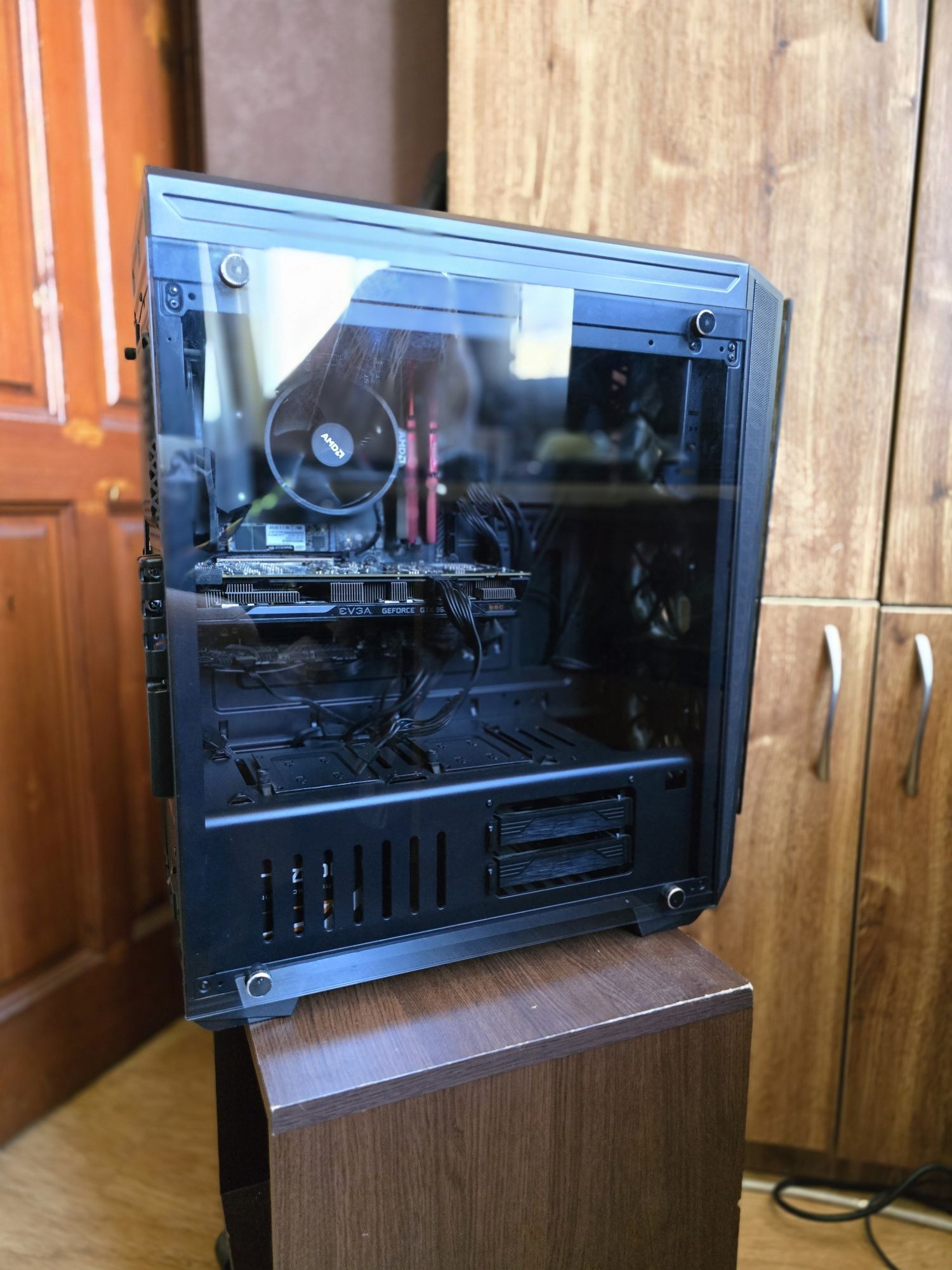 Настолен компютър Rzyen 5 SSD 16GB RAM GTX 960 – готов за работа