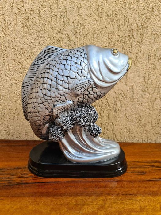 Trofeu pescar - statueta din ipsos