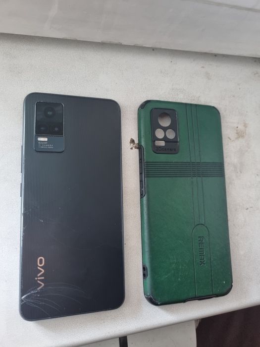 Vivo V21e + чехол