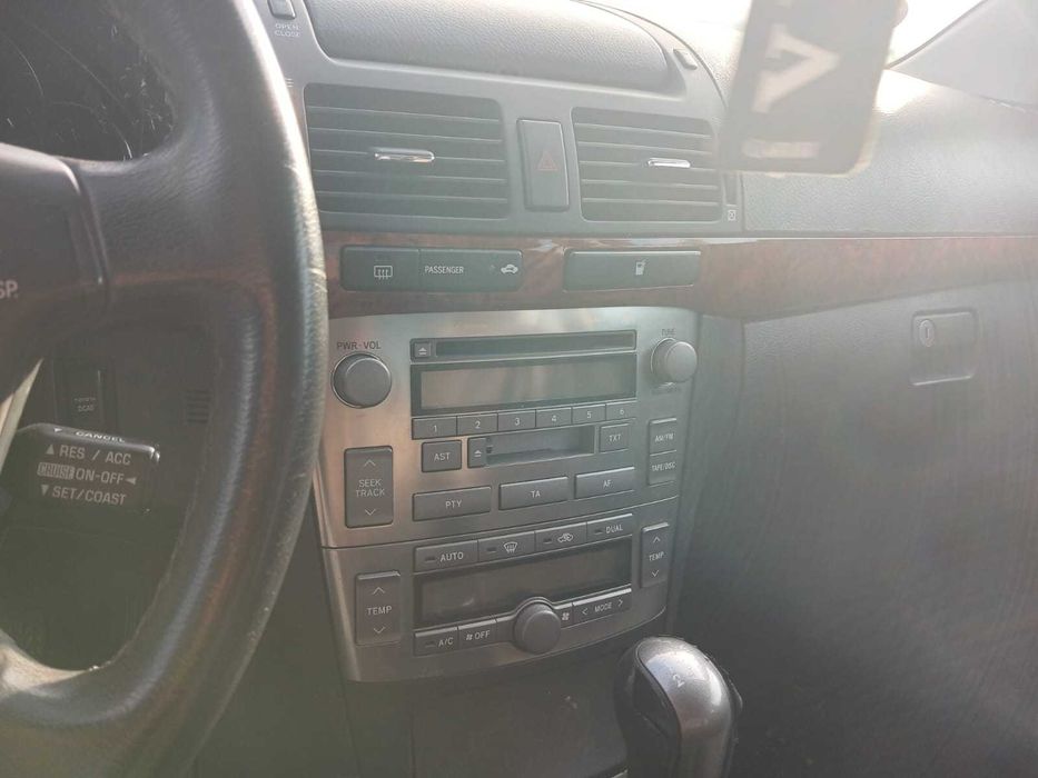 Vand Toyota Avensis II 2.0 D-4Diesel (116 CP), An 2004, 235000km