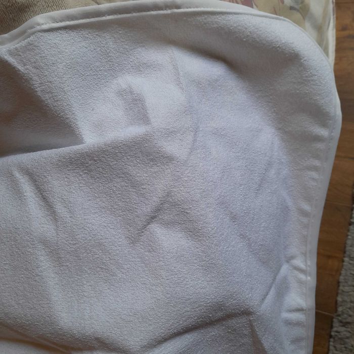 непромокаеми протектори за единични легла 150/200