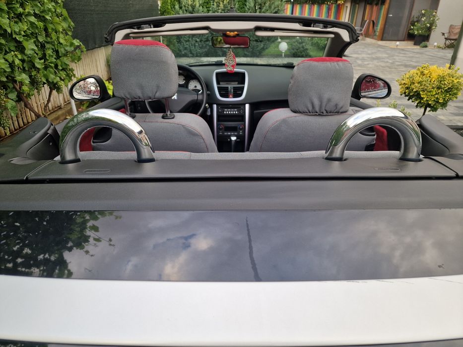 Vând Peugeot 207 CC