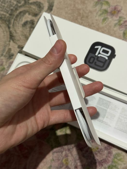 Срочно продается новая зарядка для apple WATCH