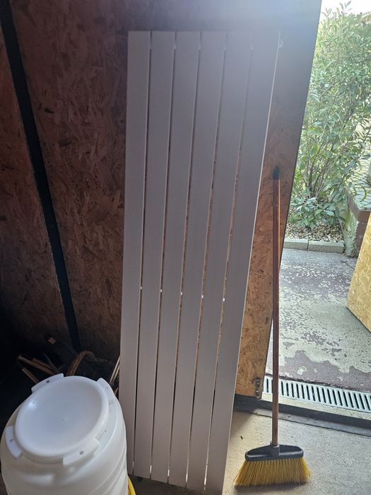 calorifer nou vertical   si hotă whirlpool