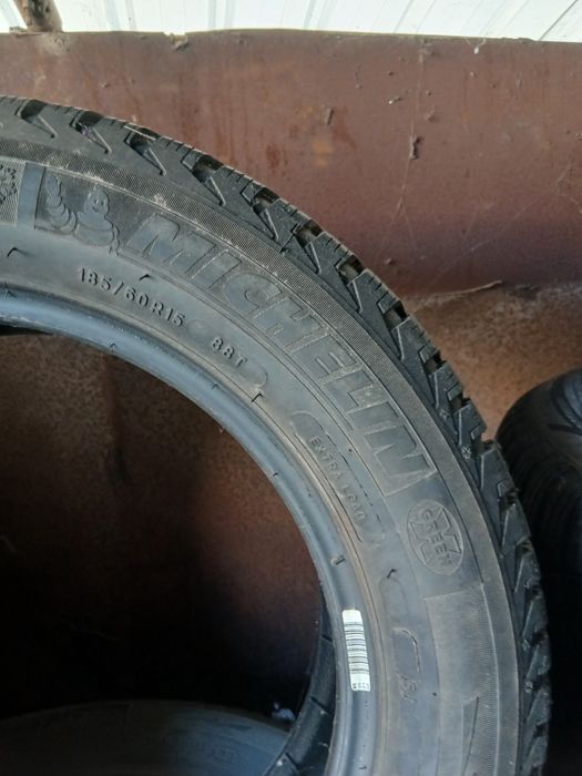 2 cauciucuri de iarna 185 60 r15 michelin