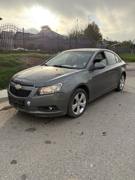 Dezmembrez chevrolet Cruze 1.8 benzina 2010