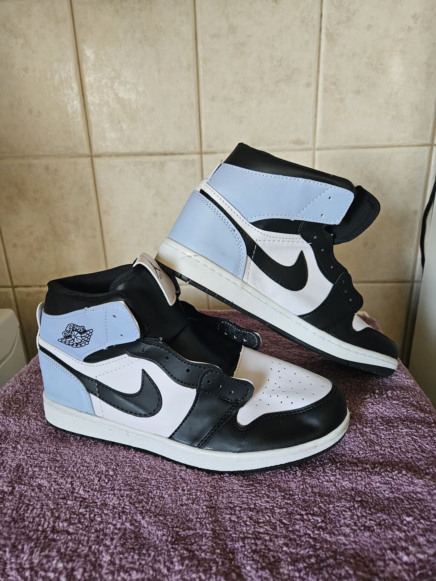 Adidași Nike air si jordan