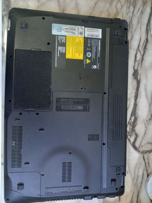 Лаптоп Medion  17.3 Intel Core I5 -2520M 8gb SSD+HDD