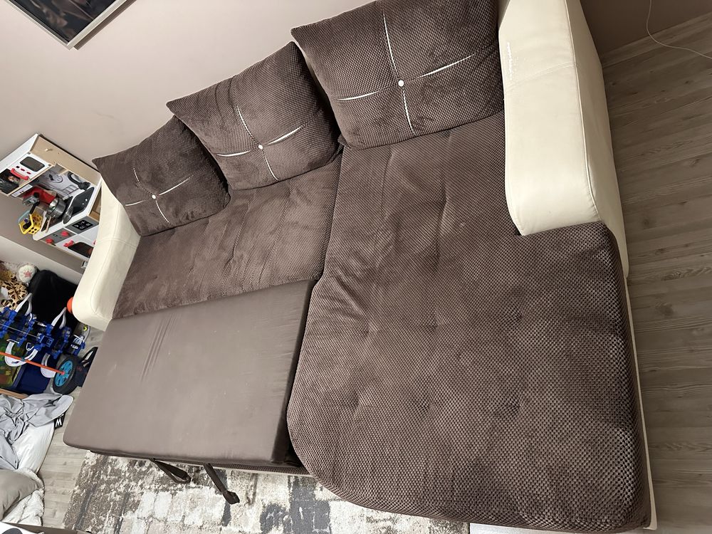 Голям диван