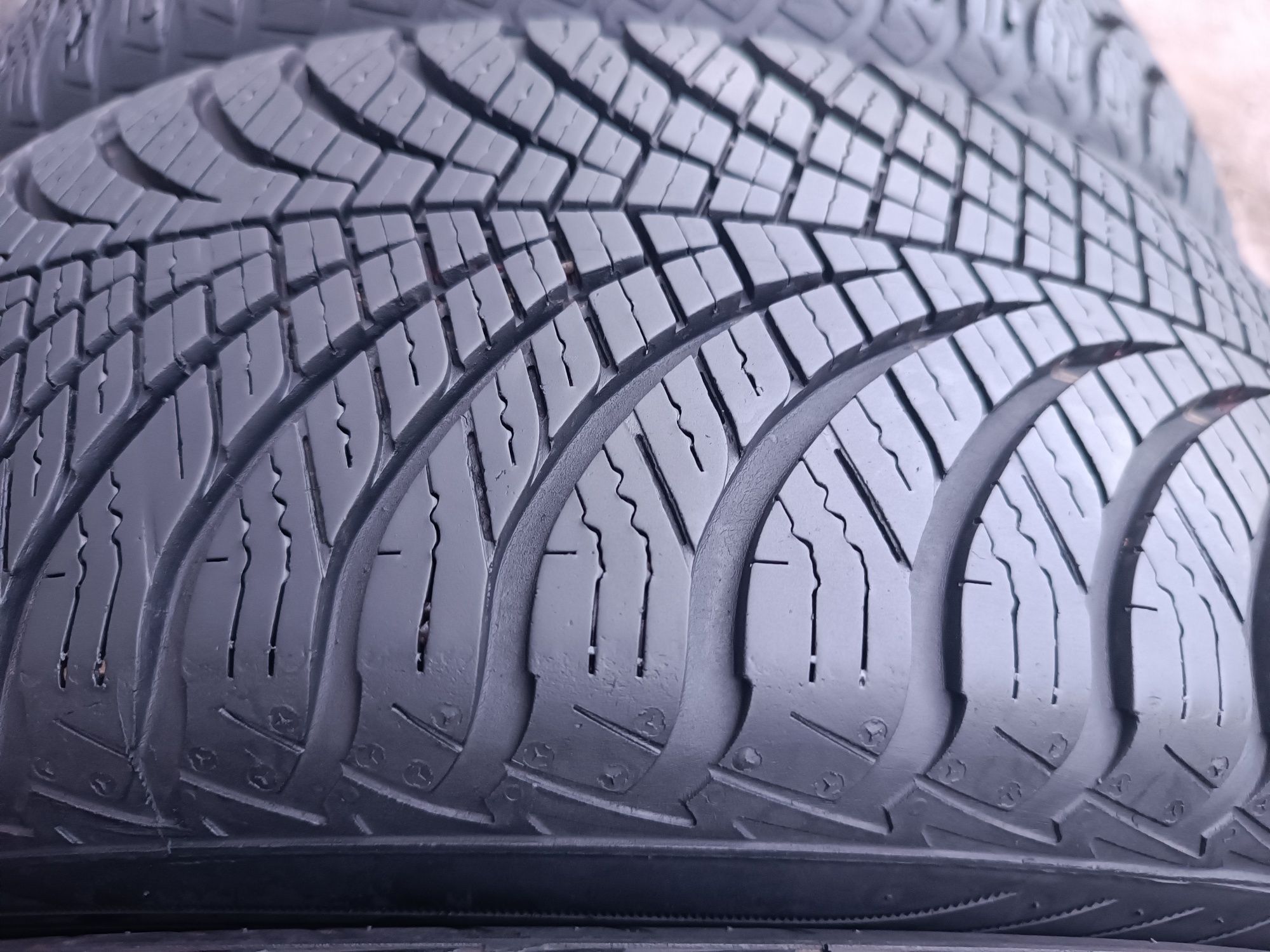 185/60/15 Goodyear