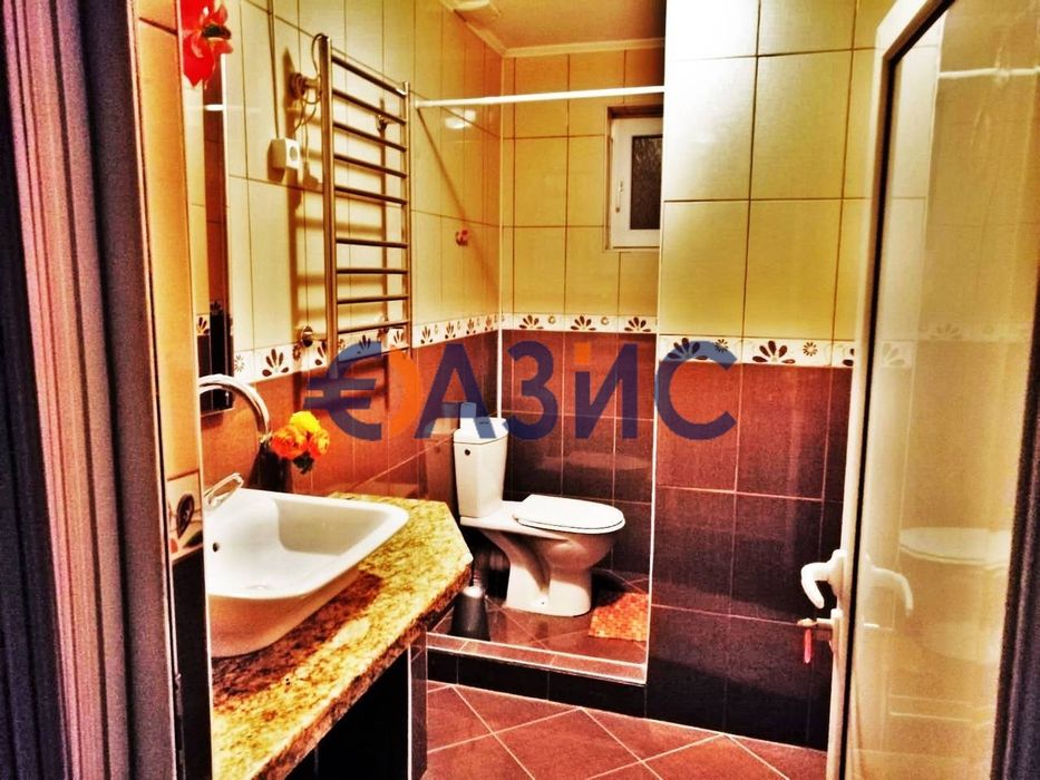 Продава се Къща в с. Кошарица, Област Бургас - 445 кв.м за 1057 €/кв.м - Снимка #8