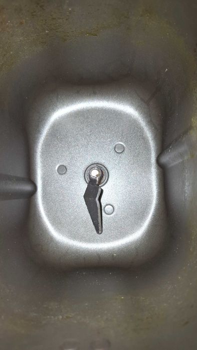 Продавам хлебопекарна със 17 програми Morphy Richards 48323