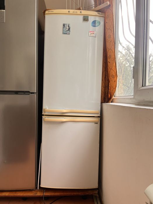 Продам холодильник белый SAMSUNG