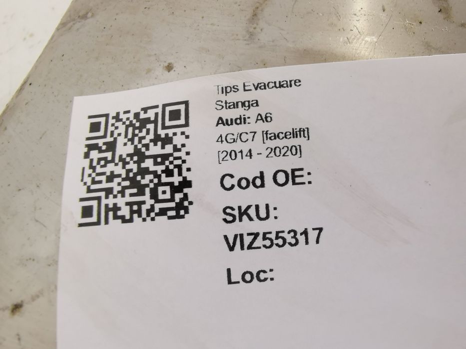 Ауди А6 / Audi A6 Ляв изпускателен връх в добро състояние, оригинален