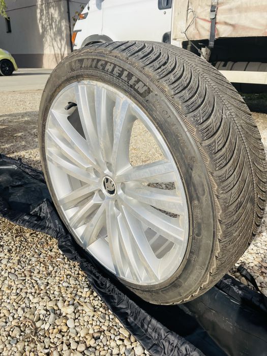 Jante aliaj skoda superb 19' cauciucuri Michelin 225 45 R19