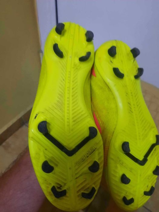 Бутонки за футбол