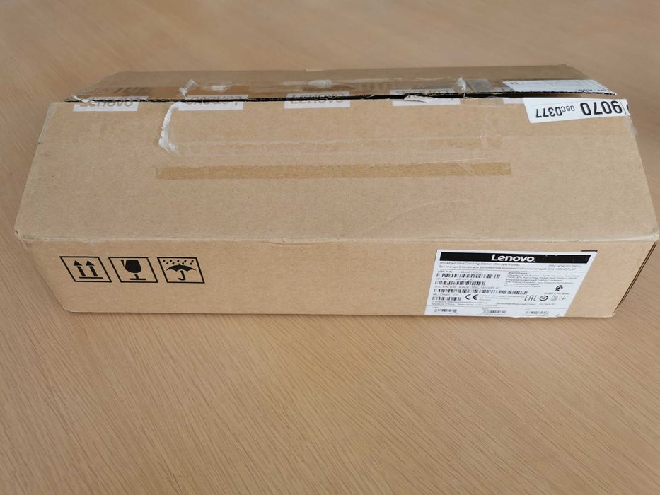 LENOVO ThinkPad Ultra Docking Station 40AJ0135EU, nou, nefolosit