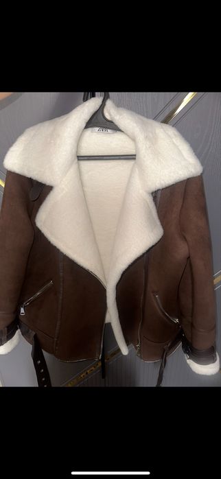 Продам дубленку почти новую, одевала только 1 раз. Размер М
