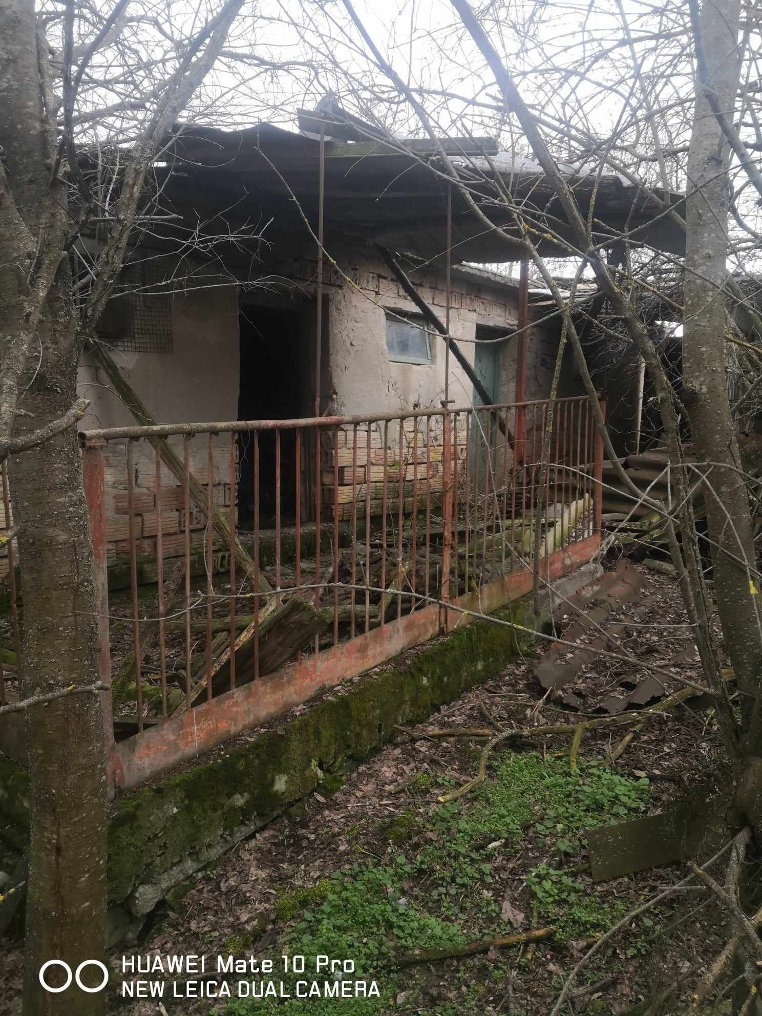 Продавам стара къща в с. Хаджидимитрово