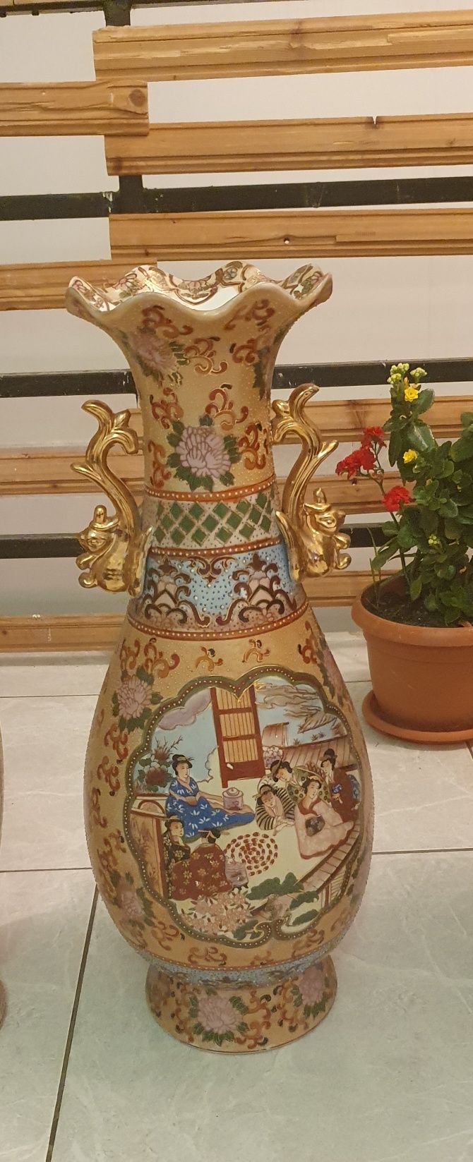 Vaze gravate și pictate manual din cel mai fin porțelan chinezesc