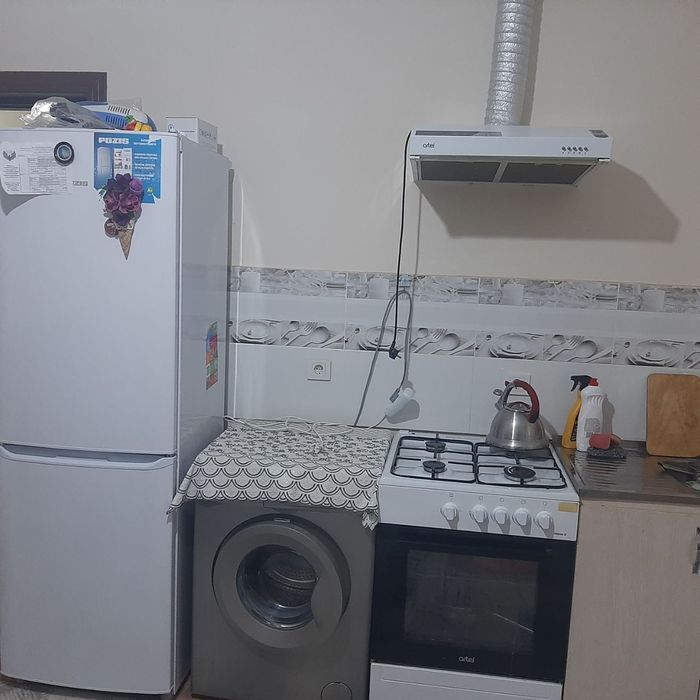 Srochna 2 xonali uy sotiladi yangihayot sergili