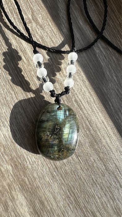 Лабрадорит кулон с очень красивой иризацией!
