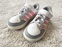 Pantofi sport Adidas 29 (mai degraba 28)