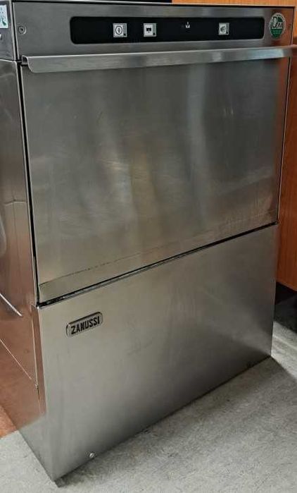 Masina profesionala,vase,pahare,ustensile,Zanussi,restaurant,horeca