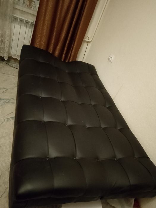 Диван в отличном состоянии  без царапин в идеальном состоянии