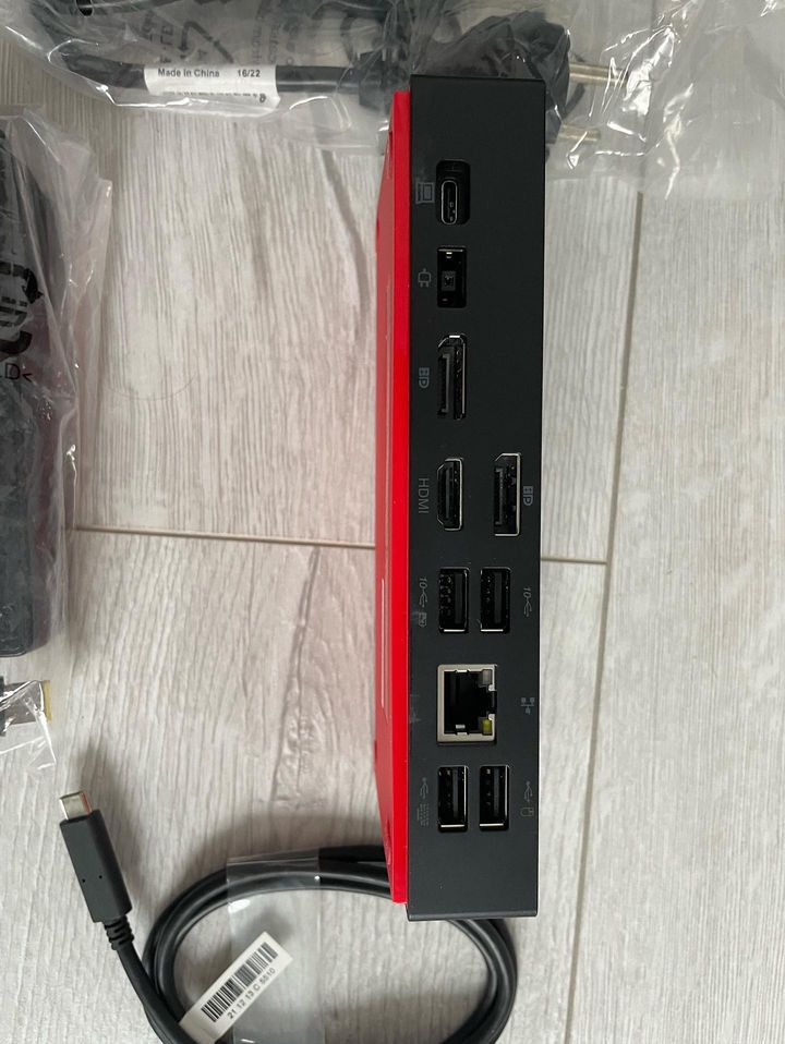 Продам маршрутизатор,Док-станция Lenovo ThinkPad Universal UCB-C Dock