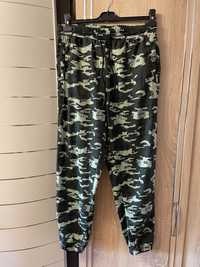 Pantaloni camo primit