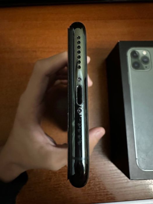 Iphone 11 pro max 256 gb holati yaxshi hamma narsasi radno kar dok bor
